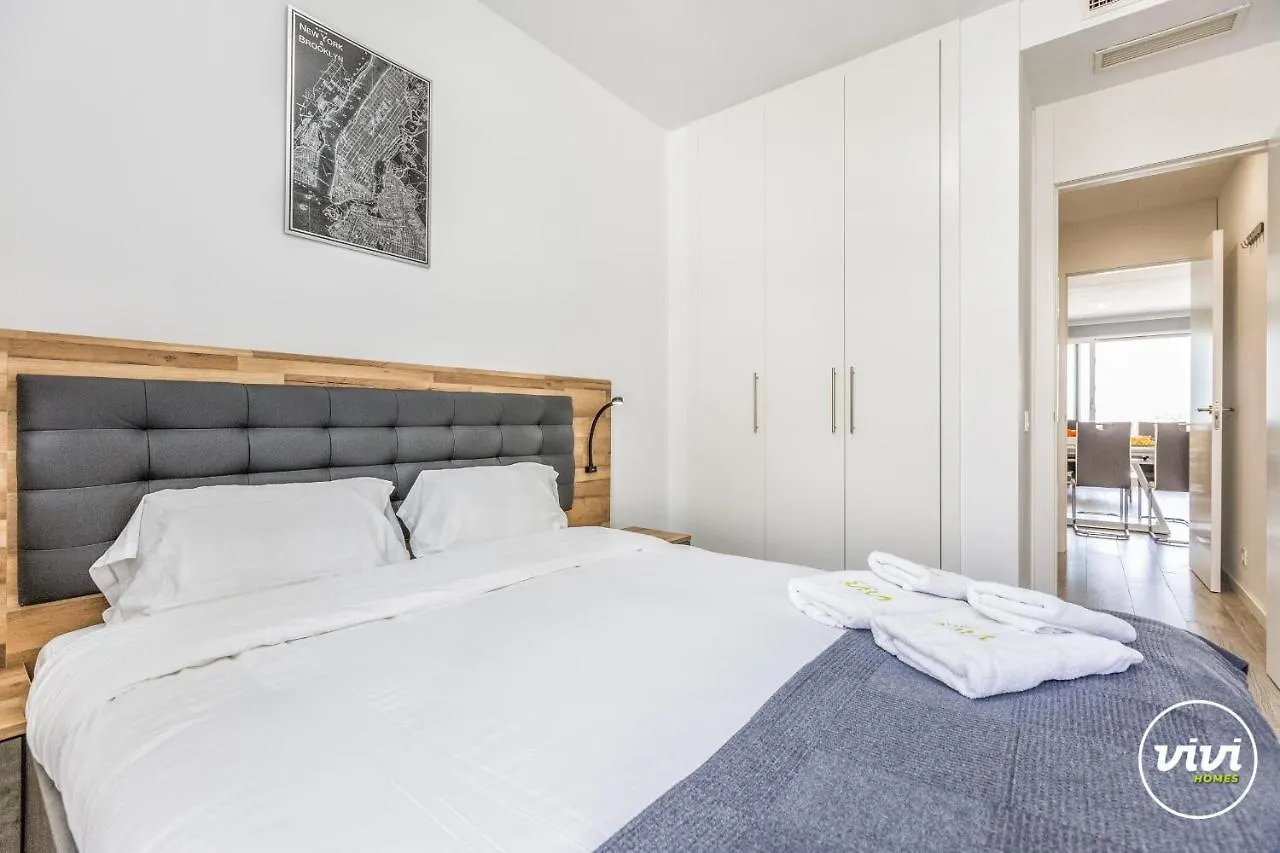Vivi Homes - Han Pool, Golf & Terrace Estepona Apartment