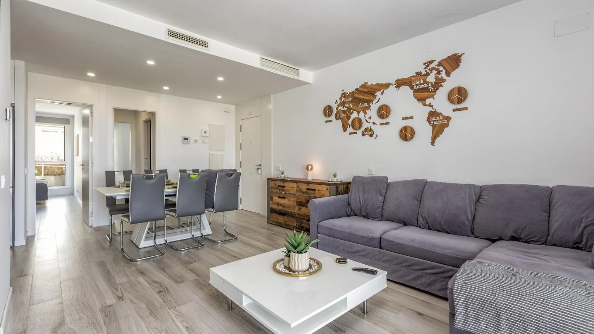 Vivi Homes - Han Pool, Golf & Terrace Estepona Apartment
